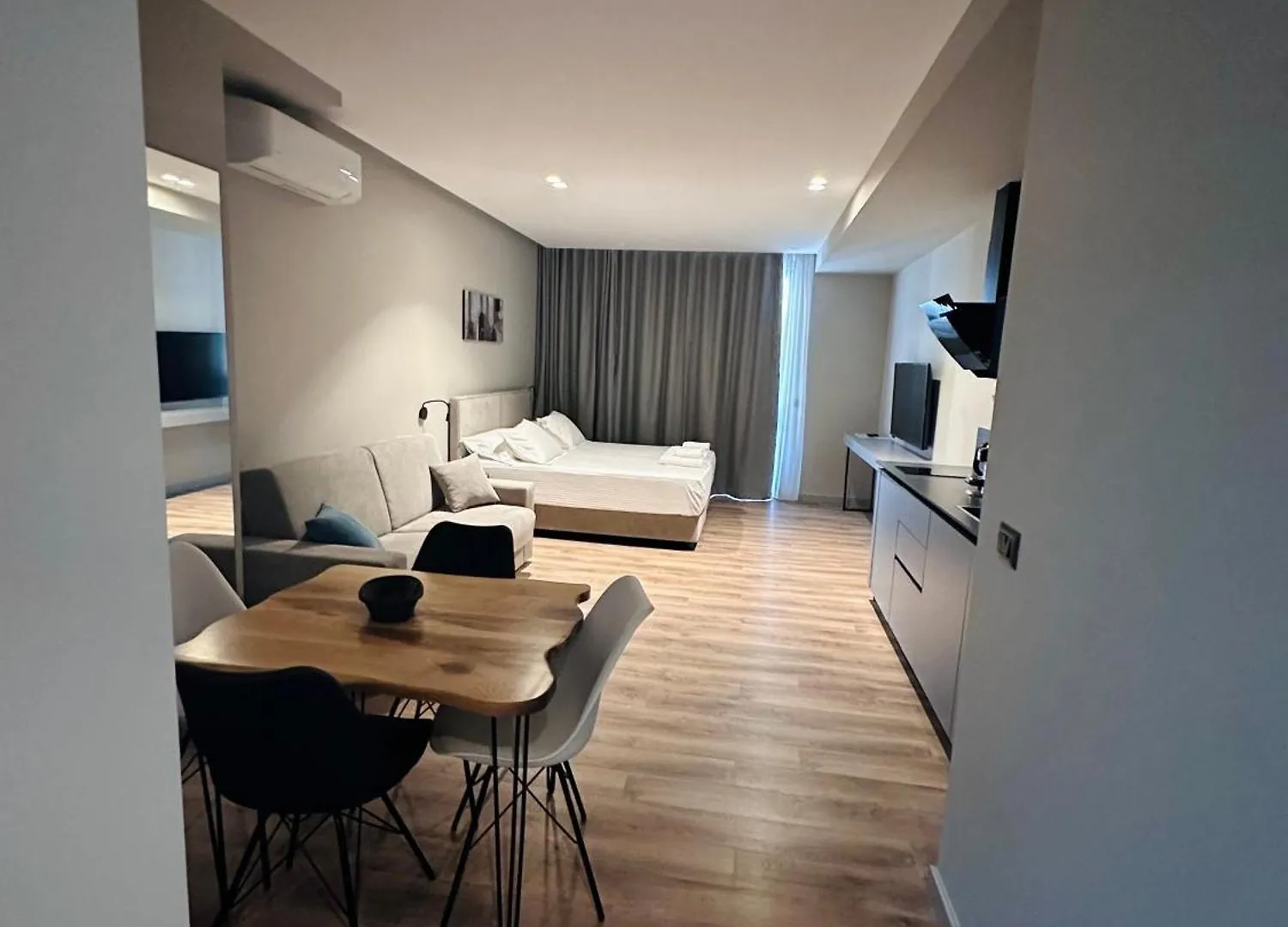 Lookout Apartments ساراندا